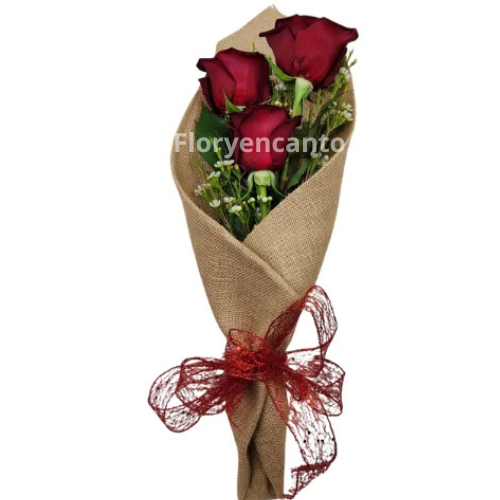 Ramo de 3 Rosas en Arpillera Elegancia Natural